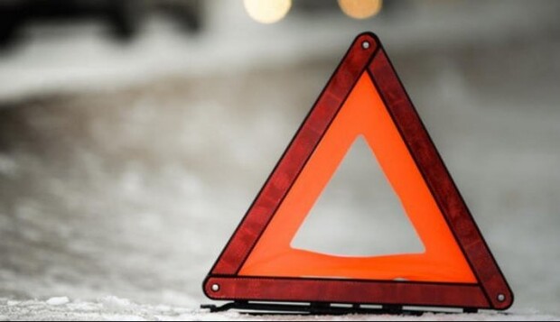 В Киеве девушка попыталась перебежать через 6 полос движения и попала в реанимацию: видео