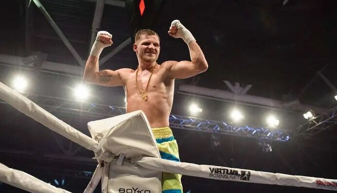 Берінчик в ураганному бою переміг росіянина та відстояв чемпіонський титул