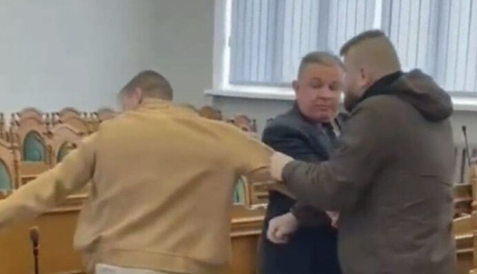 Звездный украинский каратист устроил драку с депутатом: видео жесткого инцидента