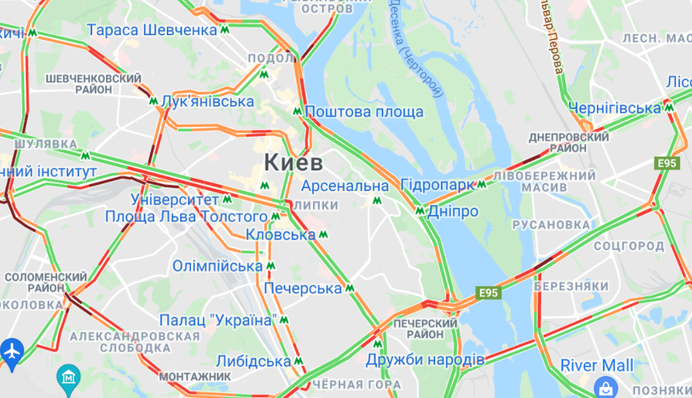Київ зупинився у пробках уранці 24 грудня: карта