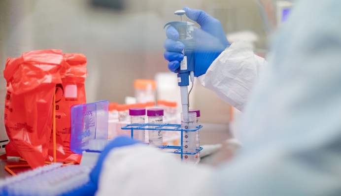 В Україні понад 5 тисяч нових випадків COVID-19 за добу: статистика на 25 грудня