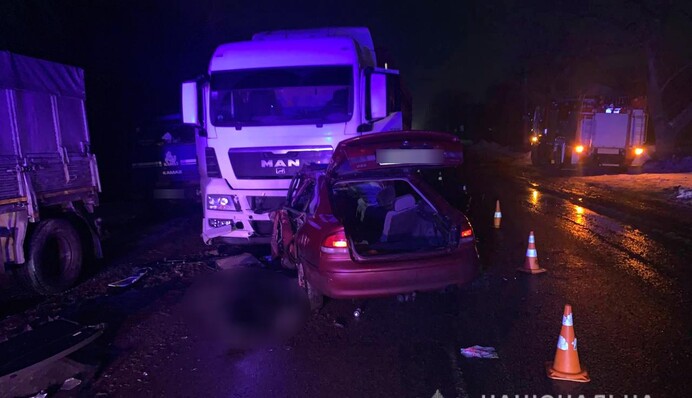 От авто осталась груда металла: в Николаеве произошло жуткое смертельное ДТП, фото