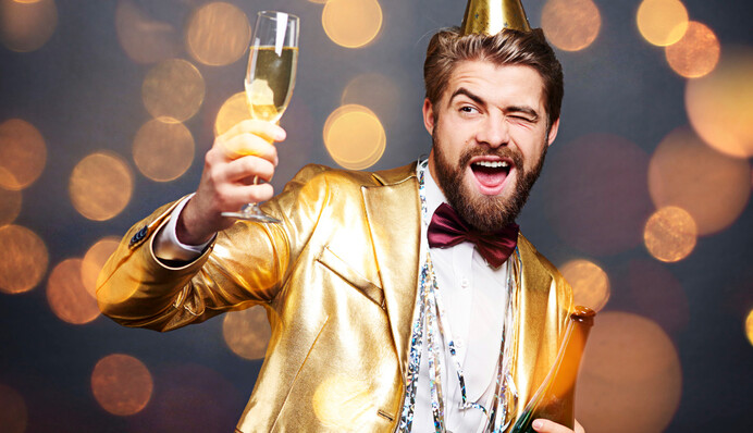 Як правильно пити та їсти у новорічну ніч: поради лікаря