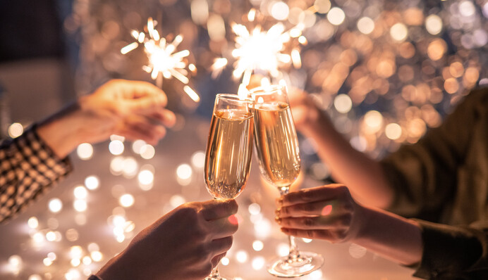 С Новым годом 2022! Короткие СМС-поздравления