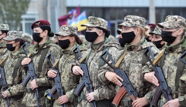 Навіщо потрібен військовий облік жінок та що зміниться у 2022 році: у Міноборони дали пояснення
