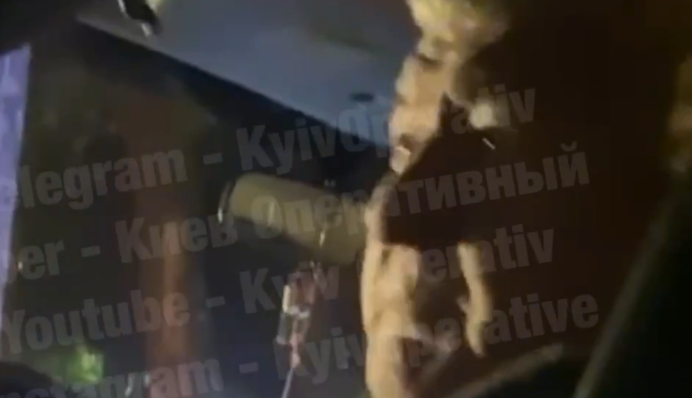 У Києві п'яний водій влаштував ДТП - дружина-чиновниця намагається його 