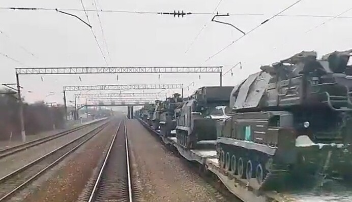 П'ять армій і флот: які ще сили Росія стягнула до кордонів України