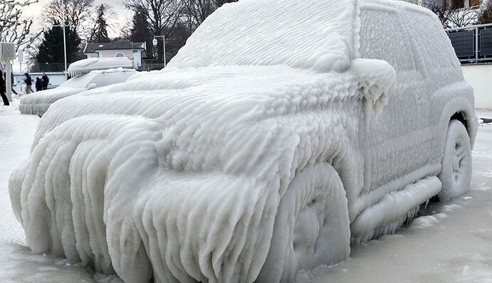 Как открыть замерзшую дверь авто в мороз: 7 лайфаков бывалых водителей