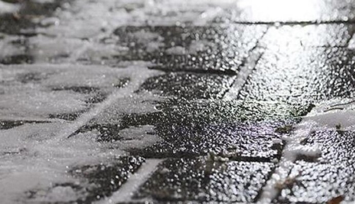 Ночью дороги Киева превратятся в каток: водителям и пешеходам дали советы по безопасности