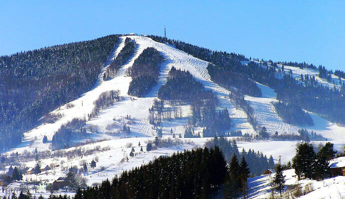 Зимний отдых в Украине: назван ТОП-8 горнолыжных курортов
