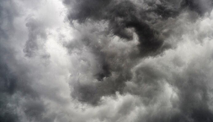 Ураганы, снег и +12 градусов: погода приподнесет украинцам массу сюрпризов