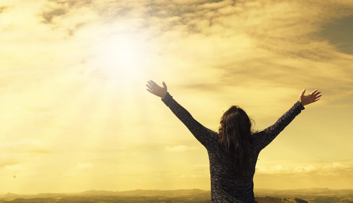 Их ничто не заставит опустить руки: четыре знака Зодиака везде находят плюсы и излучают позитив