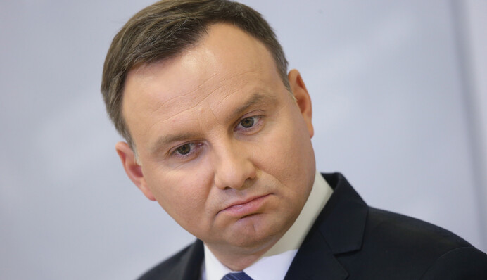 Три дози вакцини не захистили: Дуда знову підхопив коронавірус