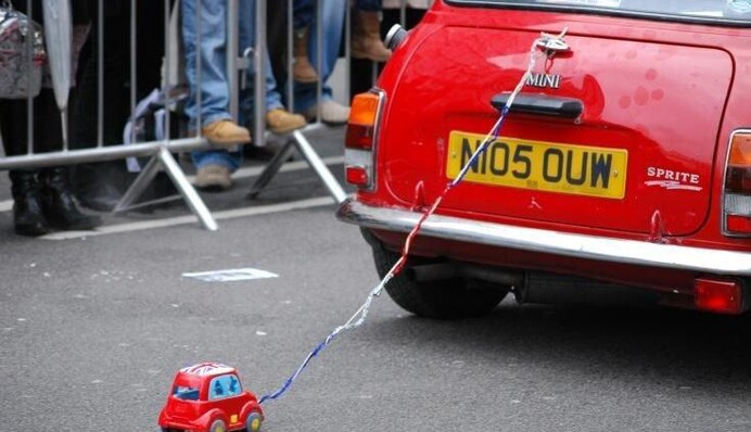 Як буксирувати машину на 