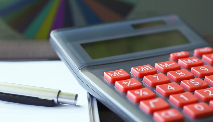 Больше получаешь - больше платишь: в Украине выросли налоги на зарплату