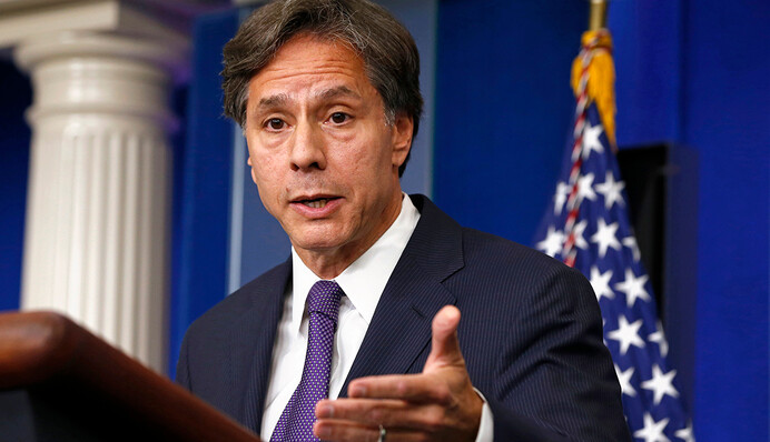 Блинкен троллит Россию: лис хочет напасть на курятник, потому что куры ему 