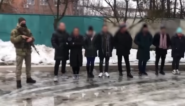 Прикордонники затримали 9 нелегальних мігрантів із Куби: куди вони прямували через Україну, відео