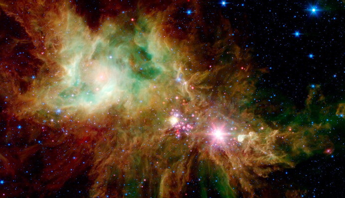 NASA показало фото скупчення 