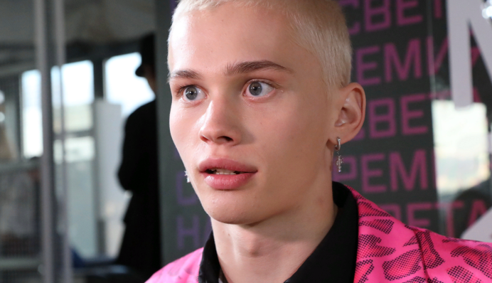 Популярного в России тиктокера не пустили в Украину: фото и видео