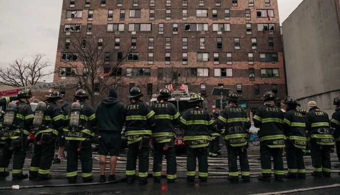 Найстрашніша пожежа в Нью-Йорку за 30 років: загинули 19 людей