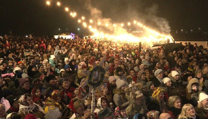 Рекорд на Прикарпатті: колядку одночасно заспівали 4,5 тисяч людей