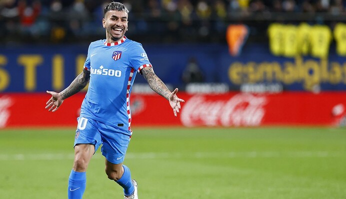 Просто вау: знаменитый футболист забил гол с центра поля, видео