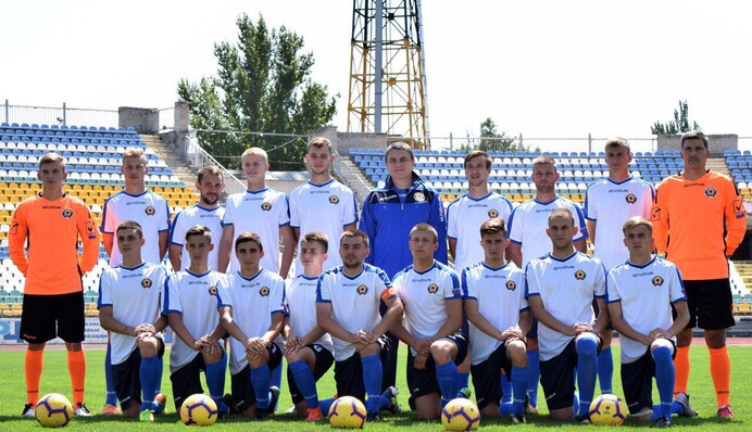 Ненужные среди непризнанных: 