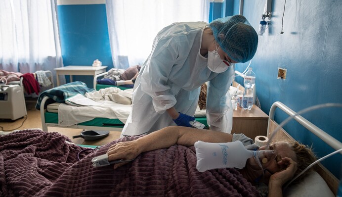 В Україні понад 10 тисяч нових випадків COVID-19 за добу: статистика на 13 січня