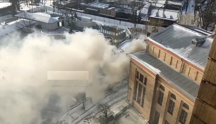 В Харькове горит университет Каразина: пять этажей затянуло дымом