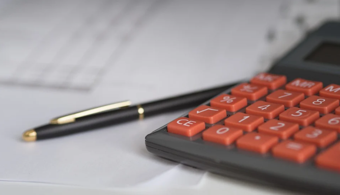 Податки по-новому: за що і скільки українці платитимуть 2022 року