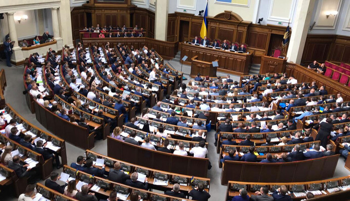 Українцям такі гроші тільки сняться: нардепам дали десятки мільйонів компенсації за житло