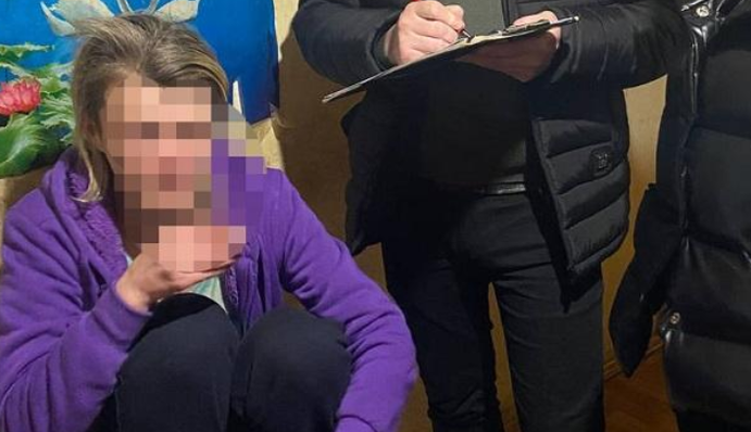 В Киеве мать едва не убила ребенка - его чудом удалось спасти: фото