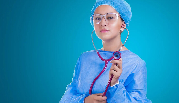 Вміють налагодити контакт із пацієнтом - названі найкращі лікарі з гороскопу