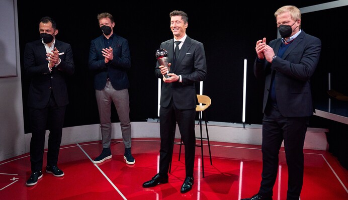 Месси или Левандовски? Стал известен лучший футболист мира по версии ФИФА