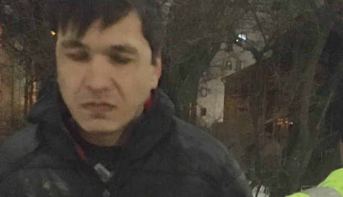 Киевский таксист занимался кражами из авто: фото 