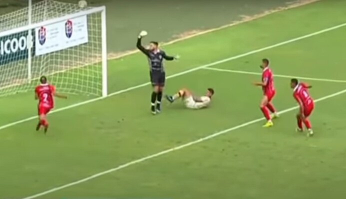 Випадковість чи небачена майстерність? У Бразилії забили неймовірний гол: відео