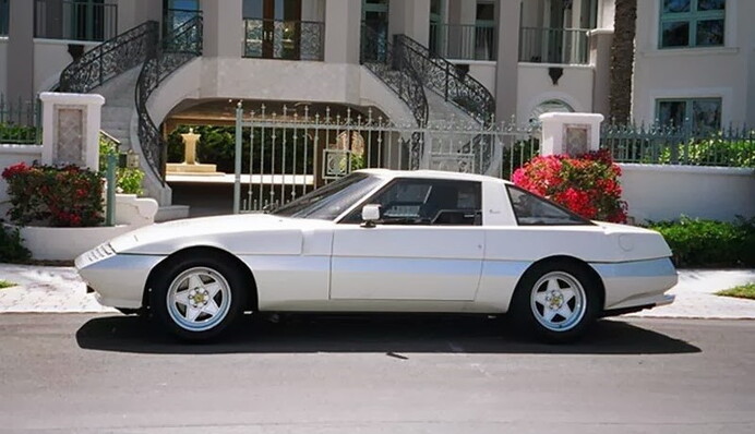 Створювали для королівської родини: на аукціон виставили унікальний Ferrari