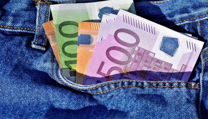 В Киеве уличные воры ограбили женщину, но она оказалась 