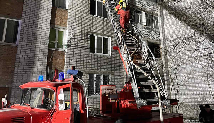 У Кременчуці при страшній пожежі у квартирі загинули троє людей: фото