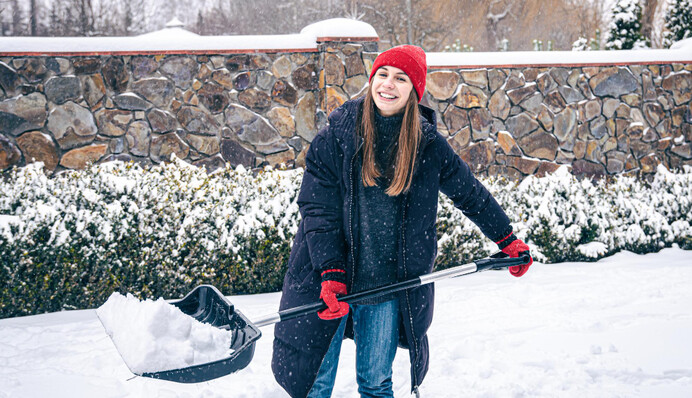 На роботу - за кучугурами: на початку тижня Україну засипле снігом