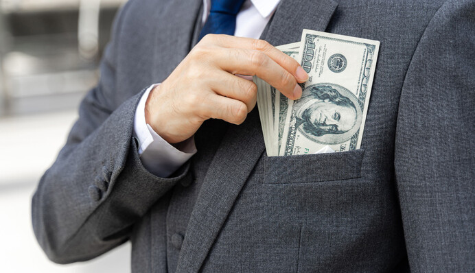 Тигр несе не тільки позитив: які зміни в роботі чекають на ваш знак Зодіаку