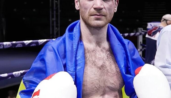 Украинский боксер нокаутом победил британца и завоевал чемпионский пояс: видео