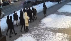 У Києві зловили ще одну банду вуличних злодійок - поліція не діє: відео