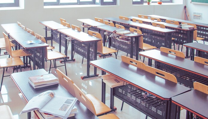 В школах и университетах вводят карантин: где переходят на дистанционное обучение