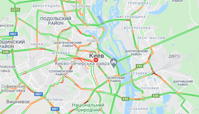 Київ зупинився у заторах вранці перед вихідними: карта заторів