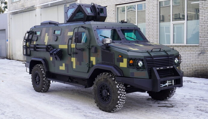 Руководству ВСУ впервые представили новый бронеавтомобиль 