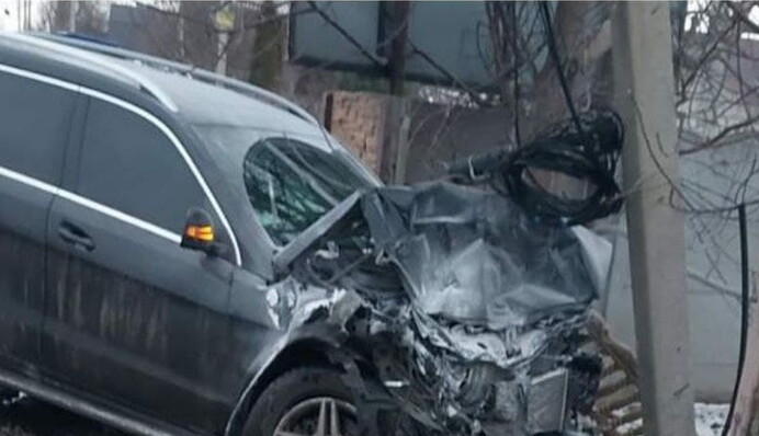 Водитель потерял сознание: под Киевом произошло ДТП с возгоранием, фото