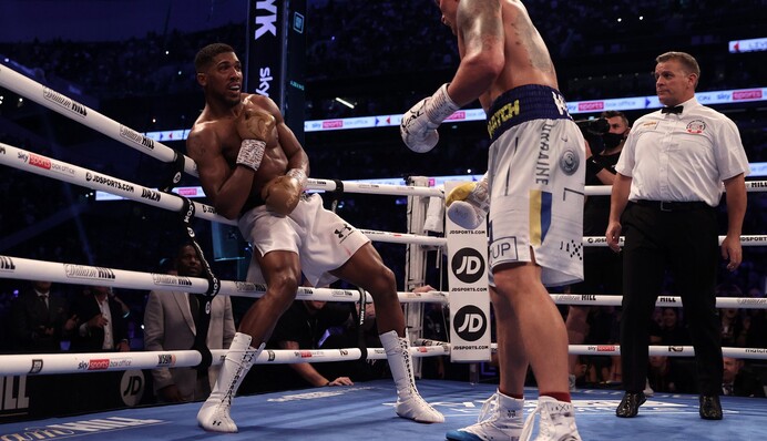 Реванш Усика та Джошуа: стало відомо коли відбудеться бій