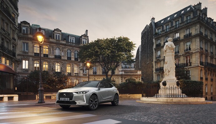 Названо найгарніший автомобіль 2022 року: фото