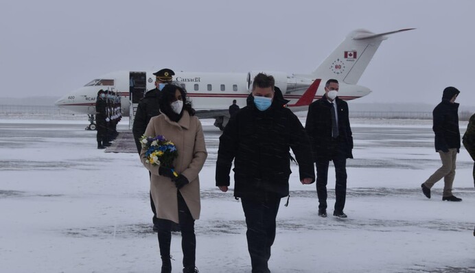 В Украину прибыла министр обороны Канады: фото и видео